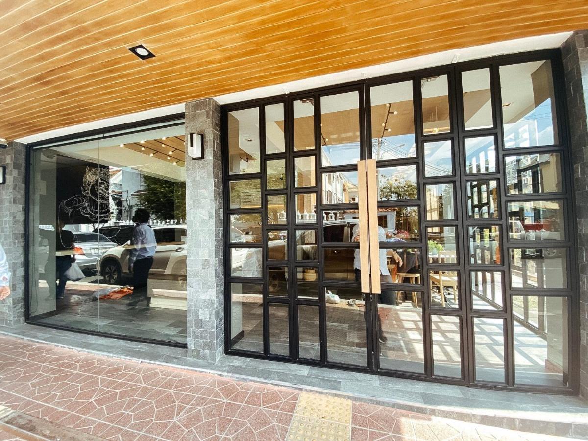 Yakthai Poshtel Bangkok Buitenkant foto